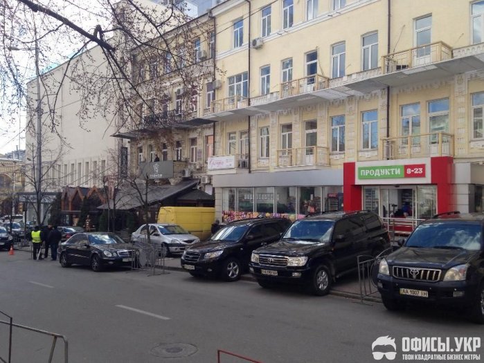 Владелец! Офис, Дв.Спорта фасад, 215 кв.м., 3 этаж, ООТ, 9каб+2с/у+кух