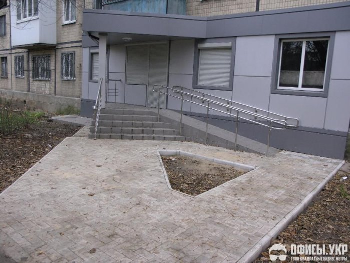 Аренда помещения в жилом здании, 57 кв.м, под магазин-офис-склад, свеж
