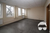 м.Житомирская. Офис в административном здании 97кв.м. Без комиссии.