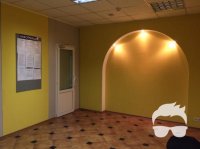 Сдам 4м2 возле м.Осокорки под магазин бу техники, ремонт тел-в и пр.