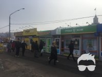 Святошино выход из метро бойкое место