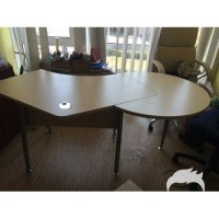 Продаю новые столы с приставным элементом.