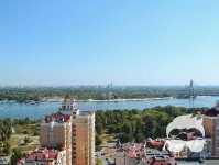 Рабочее место в опен спейс для фрилансера в Пентхаусе на Оболон