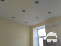 Хозяин. Без комиссии.Офис на Крещатике 24 кв.м. с мебелью.