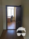 Хозяин. Без комиссии.Офис на Крещатике 24 кв.м. с мебелью.